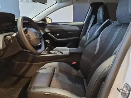 Photo 37 Peugeot 308  PureTech 130ch S&S BVM6
