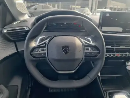 Photo 28 Peugeot 208  Hybrid 100 e-DCS6