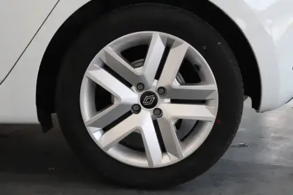 Photo 8 Renault Clio  E-Tech full hybrid 145 ch GSR2