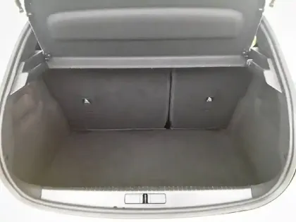 Photo 25 Peugeot 208  Hybrid 100 e-DCS6