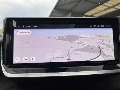 Photo 28 Peugeot 208  Hybrid 136 e-DCS6