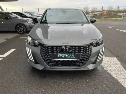 Photo 36 Peugeot 208  Hybrid 136 e-DCS6