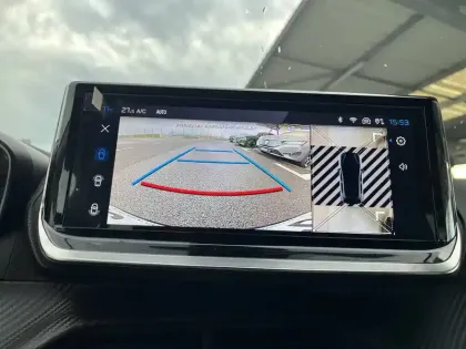 Photo 32 Peugeot 208  Hybrid 136 e-DCS6