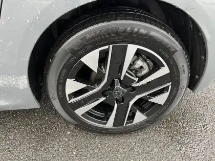 Photo 43 Peugeot 208  Hybrid 136 e-DCS6