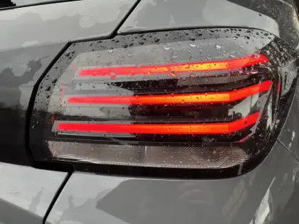 Photo 12 Peugeot 208  Hybrid 136 e-DCS6