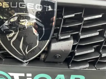 Photo 14 Peugeot 208  Hybrid 136 e-DCS6