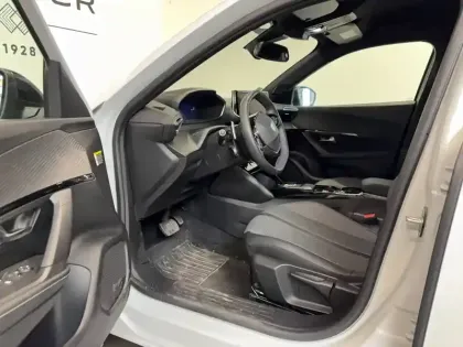 Photo 25 Peugeot 2008  PureTech 130 S&S EAT8