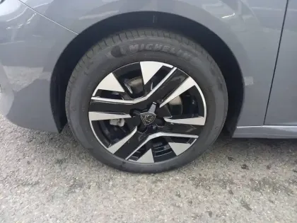 Photo 12 Peugeot 208  Hybrid 100 e-DCS6