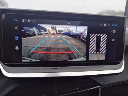 Photo 14 Peugeot 208  Hybrid 100 e-DCS6