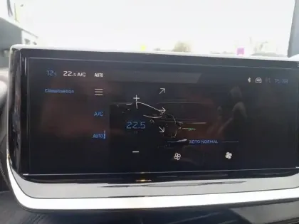 Photo 17 Peugeot 208  Hybrid 100 e-DCS6