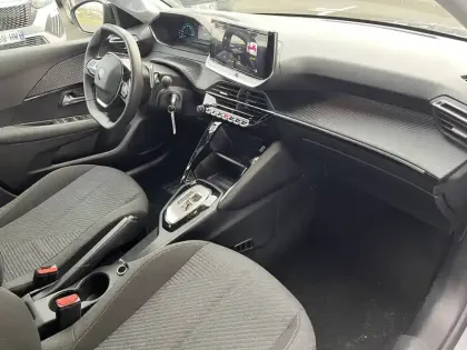 Photo 42 Peugeot 208  Hybrid 100 e-DCS6