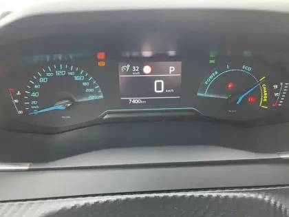 Photo 17 Peugeot 208  Hybrid 100 e-DCS6