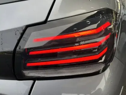 Photo 39 Peugeot 208  Hybrid 100 e-DCS6