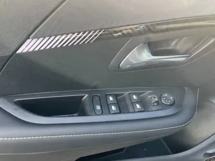 Photo 17 Peugeot 208  100 S&S BVM6