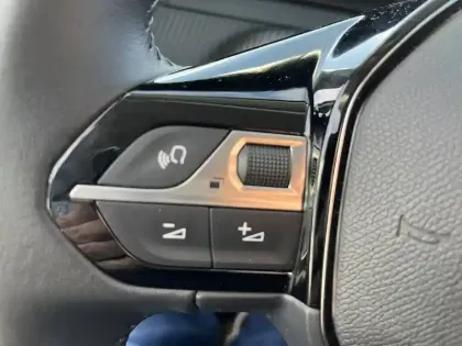 Photo 61 Peugeot 208  100 S&S BVM6