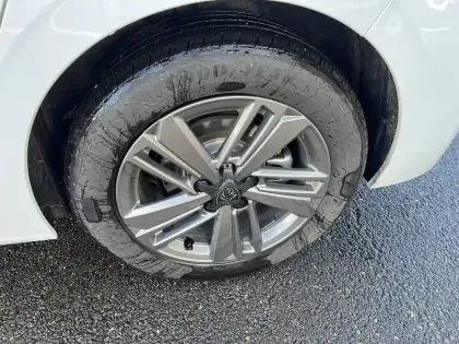 Photo 8 Peugeot 308  Hybrid 136 e-DCS6