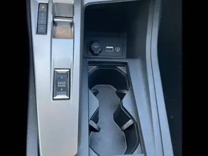 Photo 22 Peugeot 308  Hybrid 136 e-DCS6