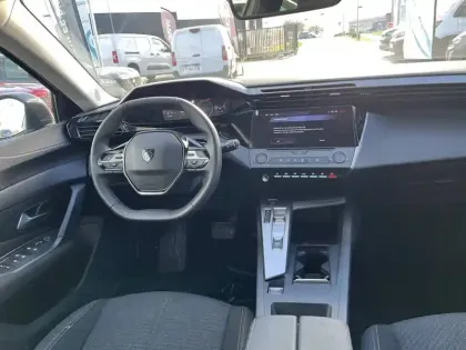 Photo 16 Peugeot 308  Hybrid 136 e-DCS6