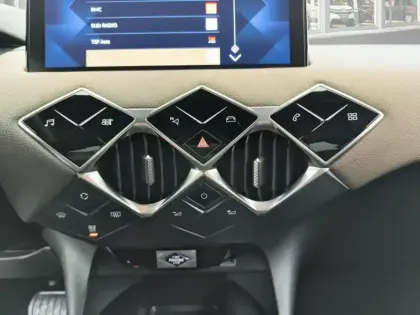 Photo 12 DS DS 3 DS3 Crossback PureTech 130 EAT8 Grand Chic