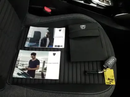 Photo 15 Peugeot 208  Electrique 50 kWh 136ch Style