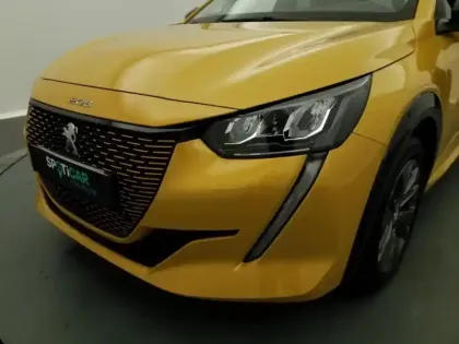 Photo 13 Peugeot 208  Electrique 50 kWh 136ch Style