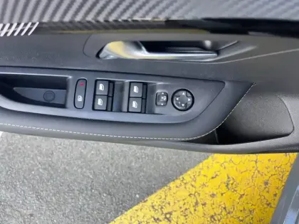 Photo 39 Peugeot 208  100 S&S BVM6