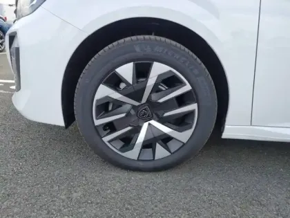 Photo 32 Peugeot 208  Hybrid 100 e-DCS6