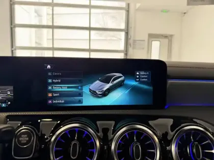 Photo 68 Mercedes CLA  Shooting Brake 250 e 8G-DCT