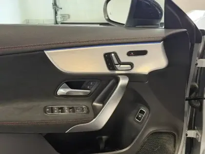 Photo 40 Mercedes CLA  Shooting Brake 250 e 8G-DCT