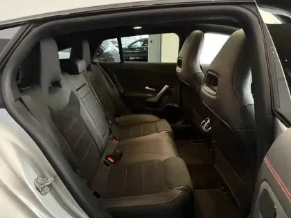 Photo 55 Mercedes CLA  Shooting Brake 250 e 8G-DCT