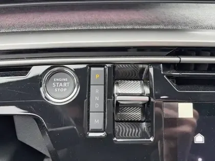 Photo 33 Peugeot 3008  Hybrid 136 e-DCS6