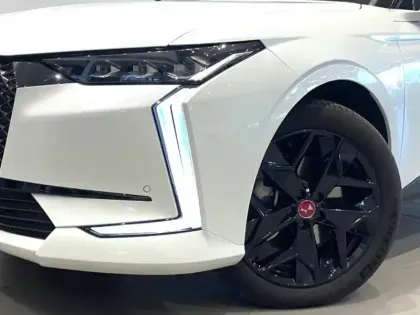 Photo 8 DS DS 4  E-TENSE 225ch Performance Line +