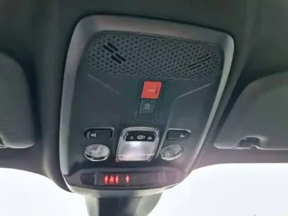 Photo 38 Peugeot 2008  100 S&S BVM6