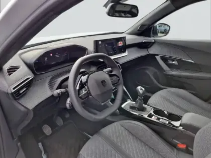 Photo 27 Peugeot 2008  100 S&S BVM6