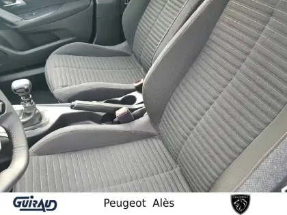 Photo 8 Peugeot 2008  PureTech 100 S&S BVM6