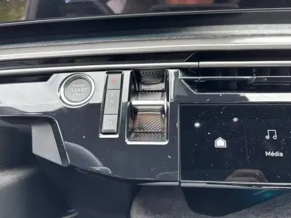 Photo 13 Peugeot 5008  Hybrid 136 e-DCS6