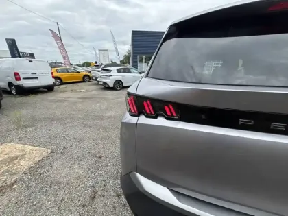 Photo 16 Peugeot 5008  Hybrid 136 e-DCS6