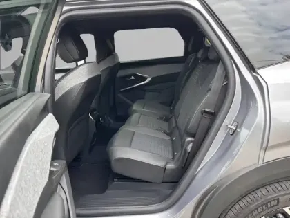 Photo 11 Peugeot 5008  Hybrid 136 e-DCS6