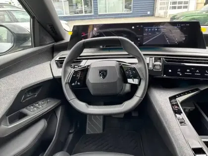 Photo 8 Peugeot 5008  Hybrid 136 e-DCS6