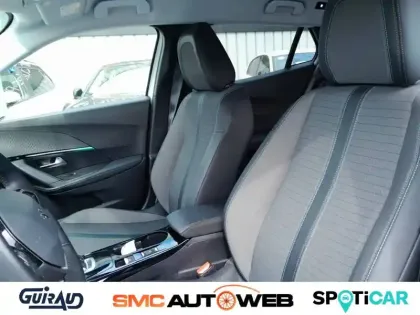 Photo 8 Peugeot 2008  PureTech 130 S&S EAT8