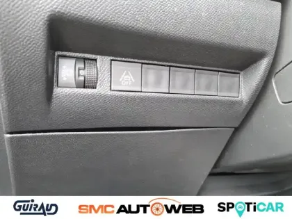 Photo 12 Peugeot 2008  PureTech 130 S&S EAT8