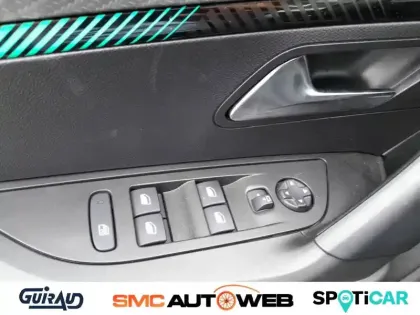 Photo 11 Peugeot 2008  PureTech 130 S&S EAT8