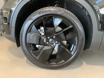 Photo 54 Volvo Ex40  Single 238 ch 1EDT