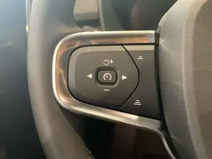 Photo 11 Volvo Ex40  Single 238 ch 1EDT