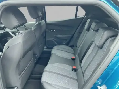 Photo 11 Peugeot 2008  Hybrid 136 e-DCS6