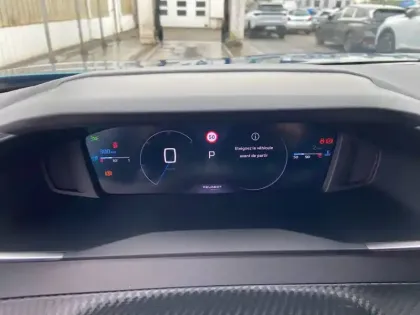 Photo 9 Peugeot 2008  Hybrid 136 e-DCS6