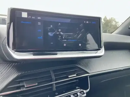 Photo 19 Peugeot 2008  Hybrid 136 e-DCS6