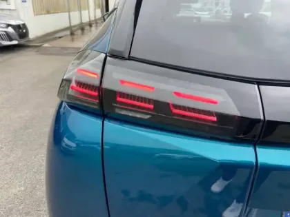 Photo 16 Peugeot 2008  Hybrid 136 e-DCS6