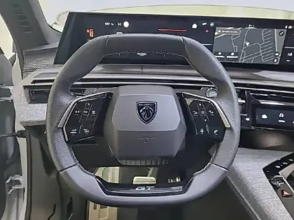 Photo 48 Peugeot 5008  Hybrid 136 e-DCS6