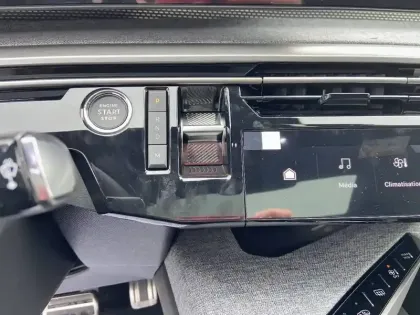 Photo 33 Peugeot 5008  Hybrid 136 e-DCS6
